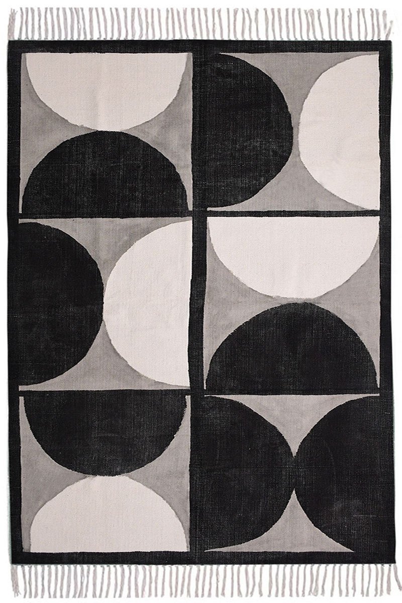 Black Geometric Rug for Modern Homes