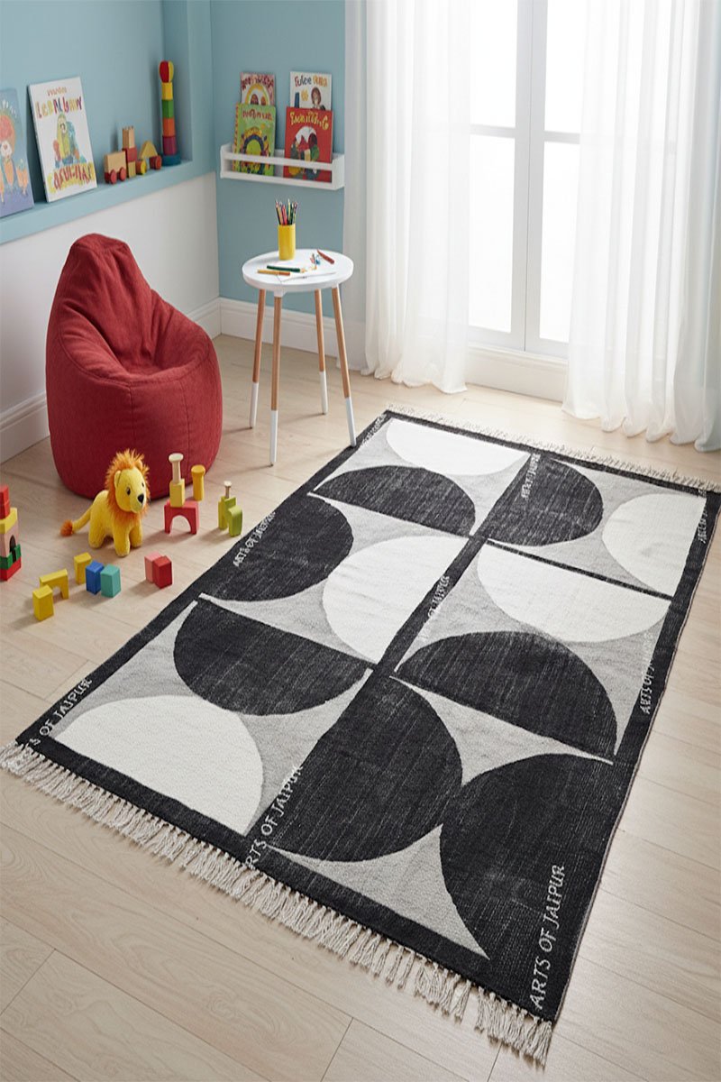 Black Geometric Rug for Modern Homes - Image 2