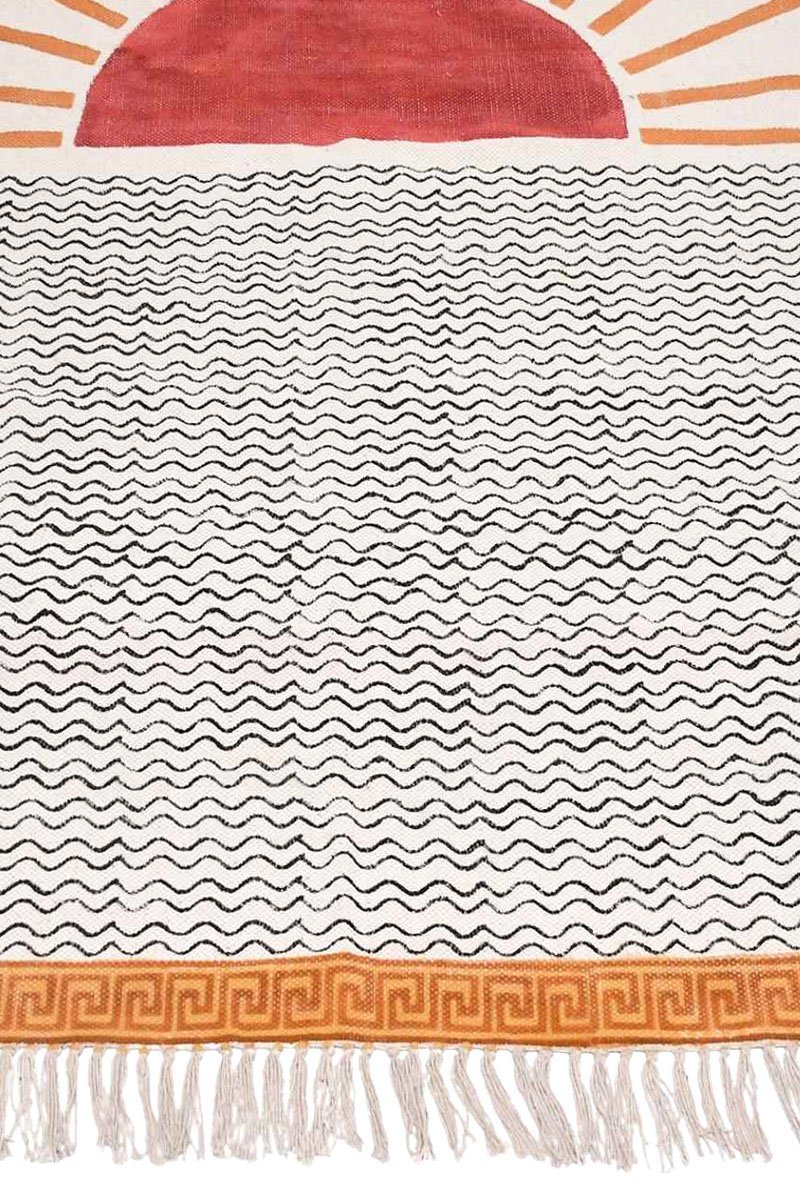 Modern Sunrise Waves Decorative Cotton Rug with Tassles - Image 4