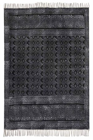 Geometric area rug featuring intricate diamond patterns and decorative borders Handmade Geometric Cotton Rugs style area rug in charcoal and black tones Modern geometric area rug with artisan-inspired woven motifs